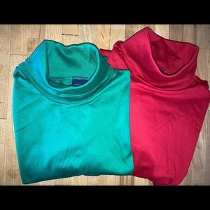 Set of 2 Christmas colors Lands’ End Men’s turtlenecks, size large